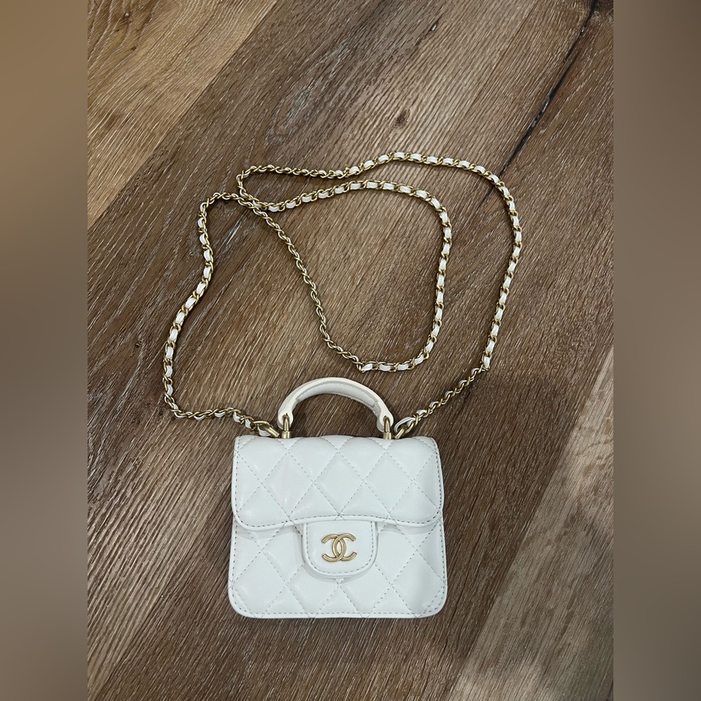 Small white wallet on chain purse
